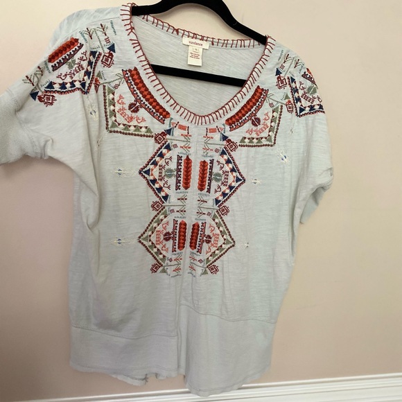 Sundance small embroider floral half sleeve blouse - Picture 2 of 4